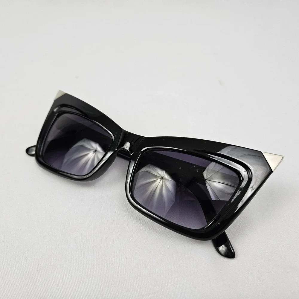 Vintage Clover Sunglasses Cat Eye Retro Pointy Black Silver MCM 1990's